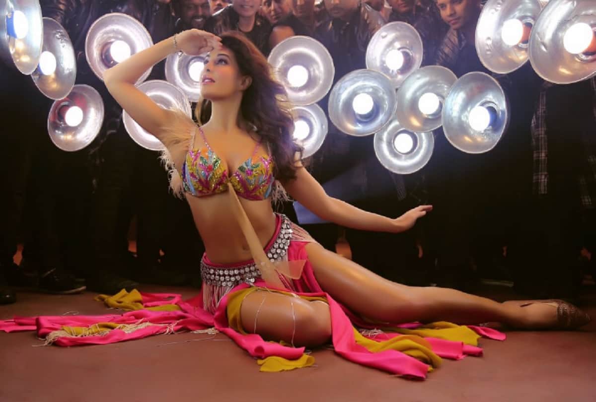 Jacqueline Fernandez version of Ek Do Teen dance steps troll