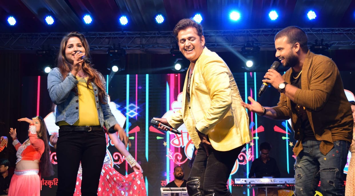 Ravi kishan performed in jaunpur festival
