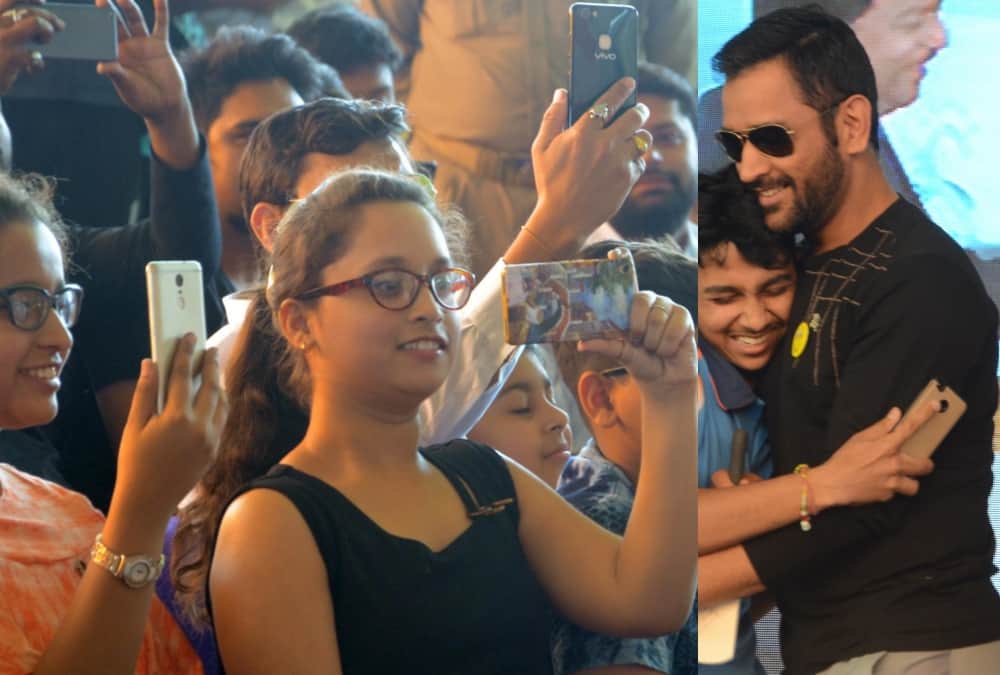mahendra singh dhoni in lucknow pics
