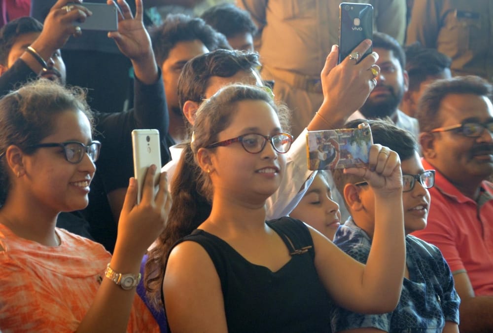 mahendra singh dhoni in lucknow pics