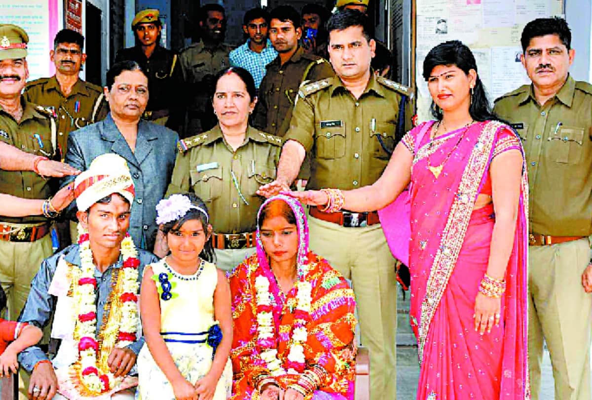 Lover couple married in police station