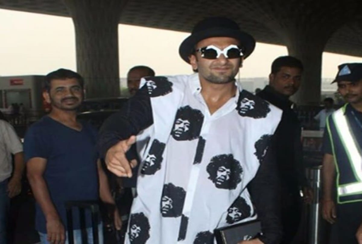 Ranveer Singh caught at mumbai airport in different dress