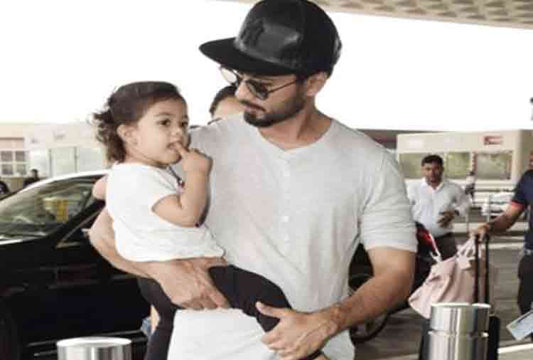 shahid kapoor with wife mira and daughter misha at airport for holiday