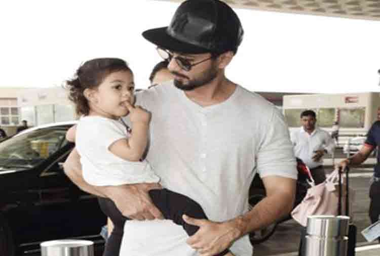 shahid kapoor with wife mira and daughter misha at airport for holiday