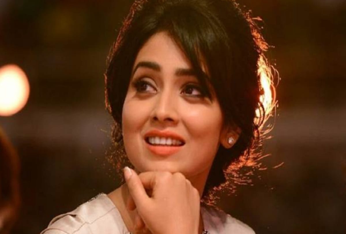 shriya saran birthday special and short dress controversy
