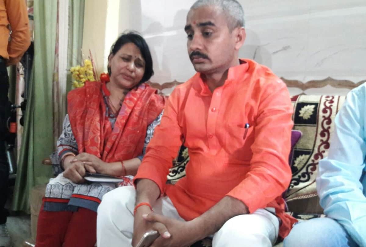 theft in the house of MLA's sister
