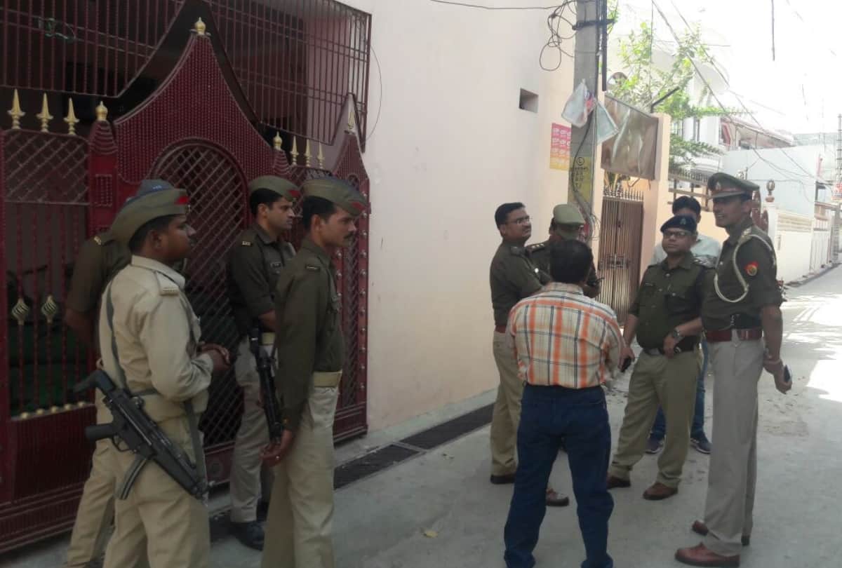 theft in the house of MLA's sister