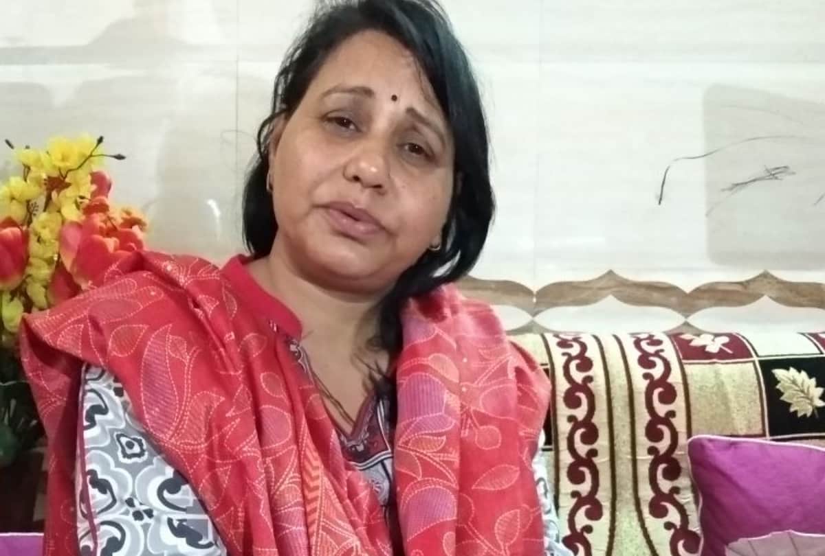 theft in the house of MLA's sister