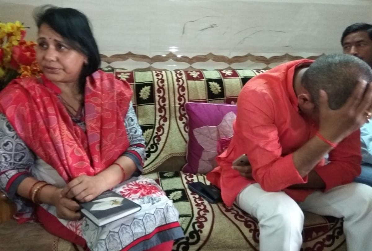 theft in the house of MLA's sister