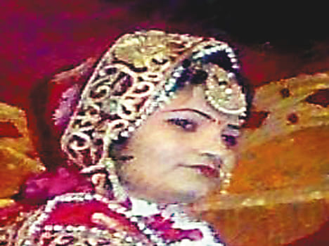 Dead married on bed, Dowry Murder Report