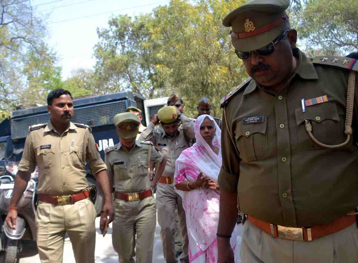 Court order to register case against varanasi SSP