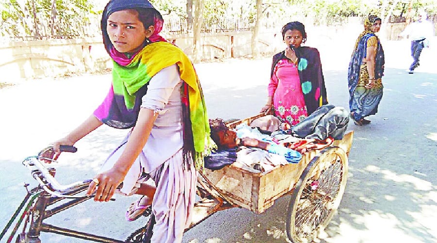 Claims of the CM Yogi failed, Akhilesh Yadav saw this picture and questioned the government