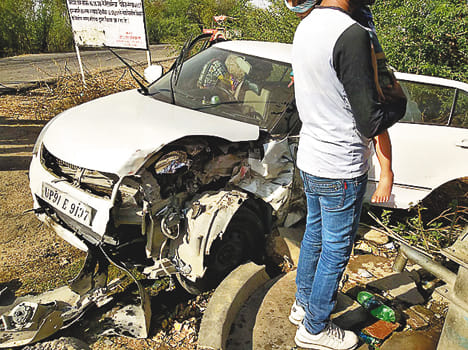 Four injured including doctor and car in tractor dispute