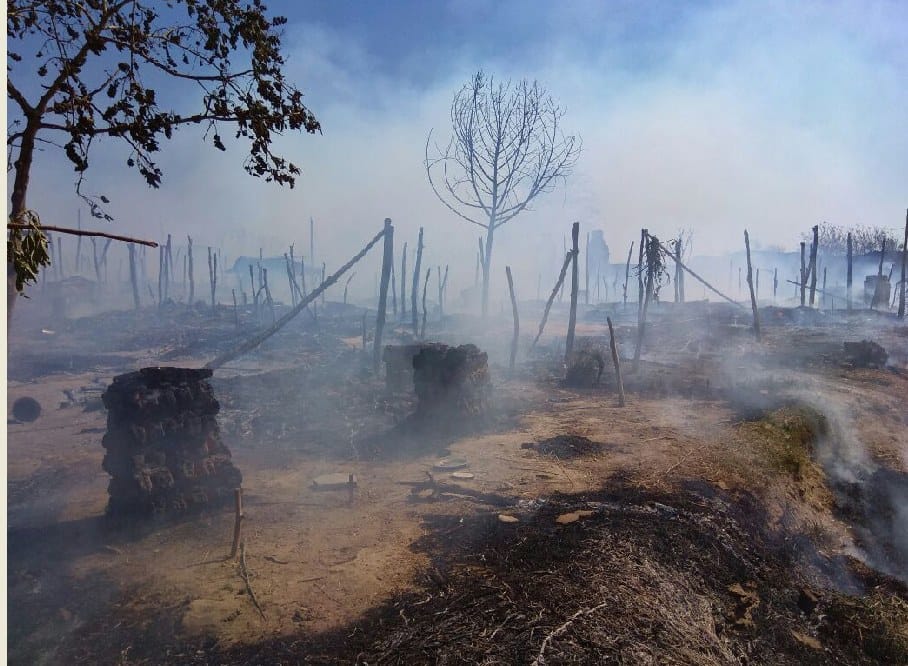 90 houses burnt by fire in Dilawarnagar