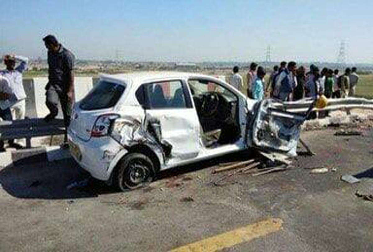 three died in road accident unnao