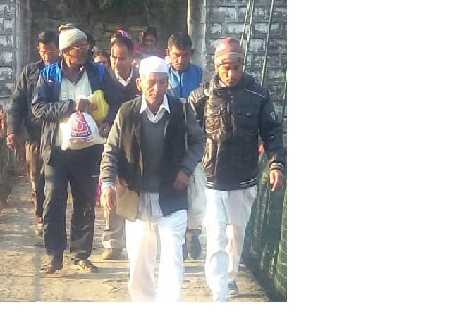 Public Goddess Dangers bath in Pancheshwar