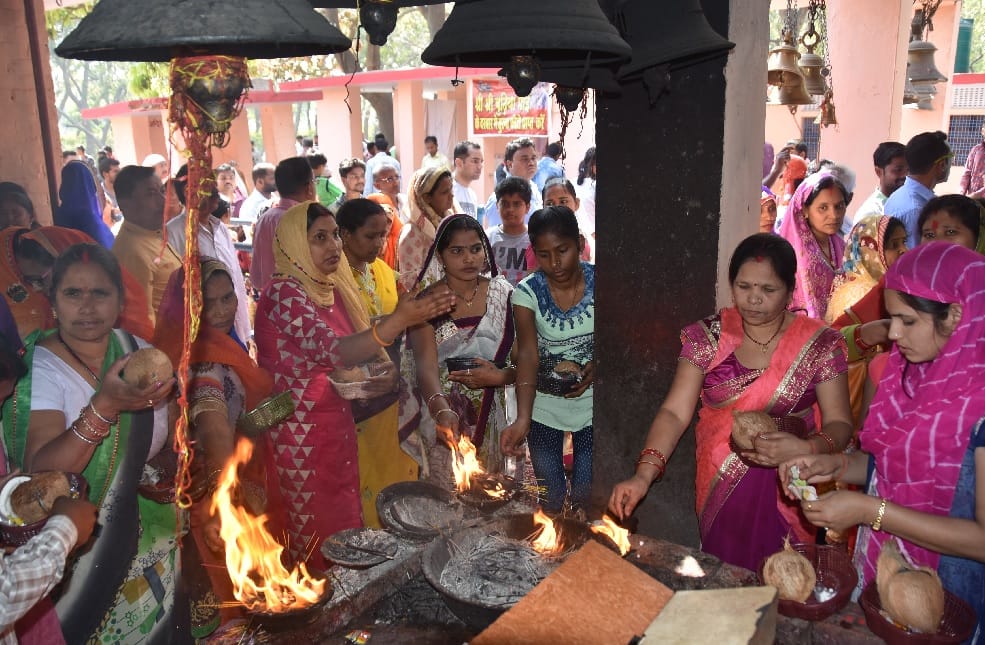 आस्था के साथ शुरू हुआ देवी उपासना का महापर्व