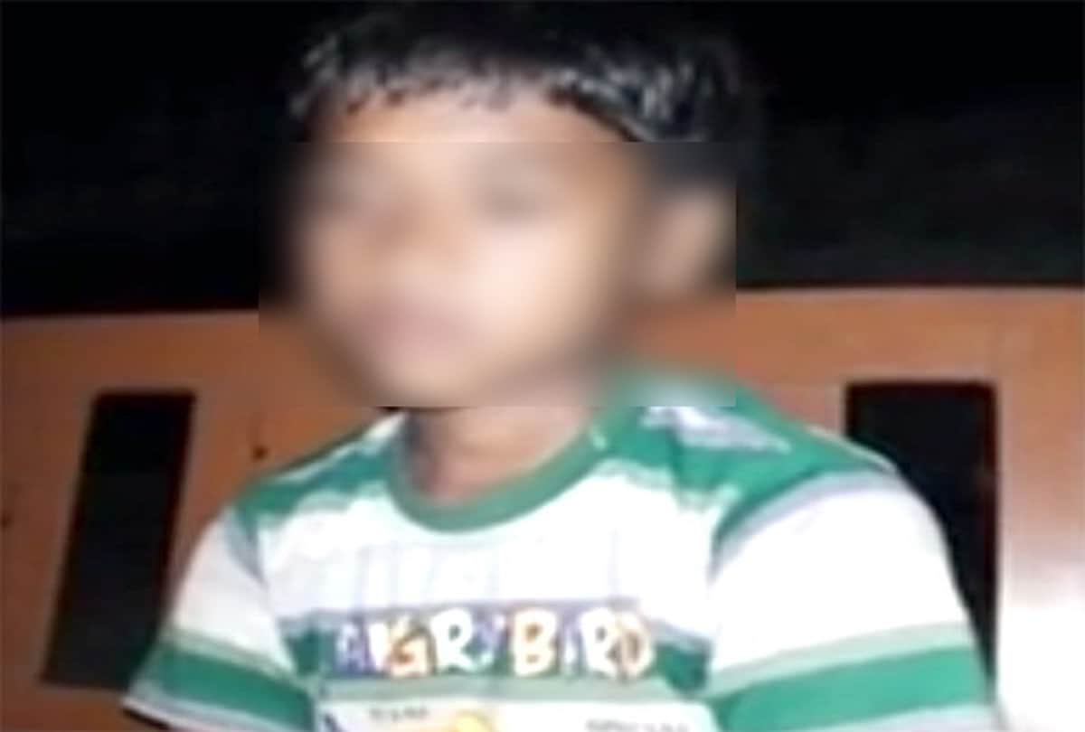 Lady Teacher Beats Child by Stick in Play School in Sirsa