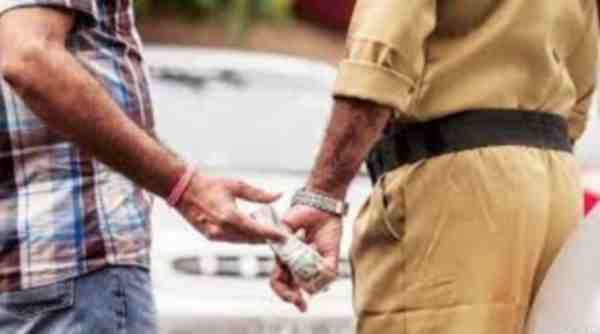 illegal recovery form truck in police uniform video viral