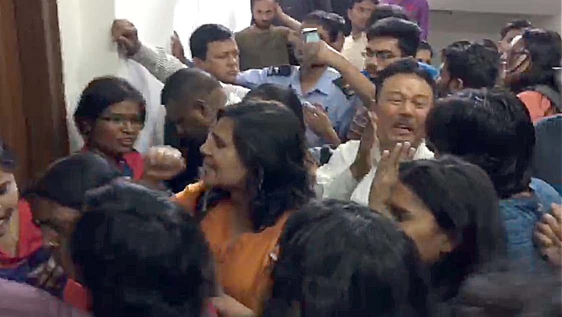 JNU sexual harassment case:  mayhem with the security personnel   
