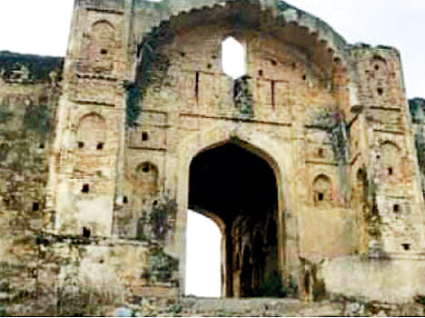 Save the fort, the commissioner comes forward