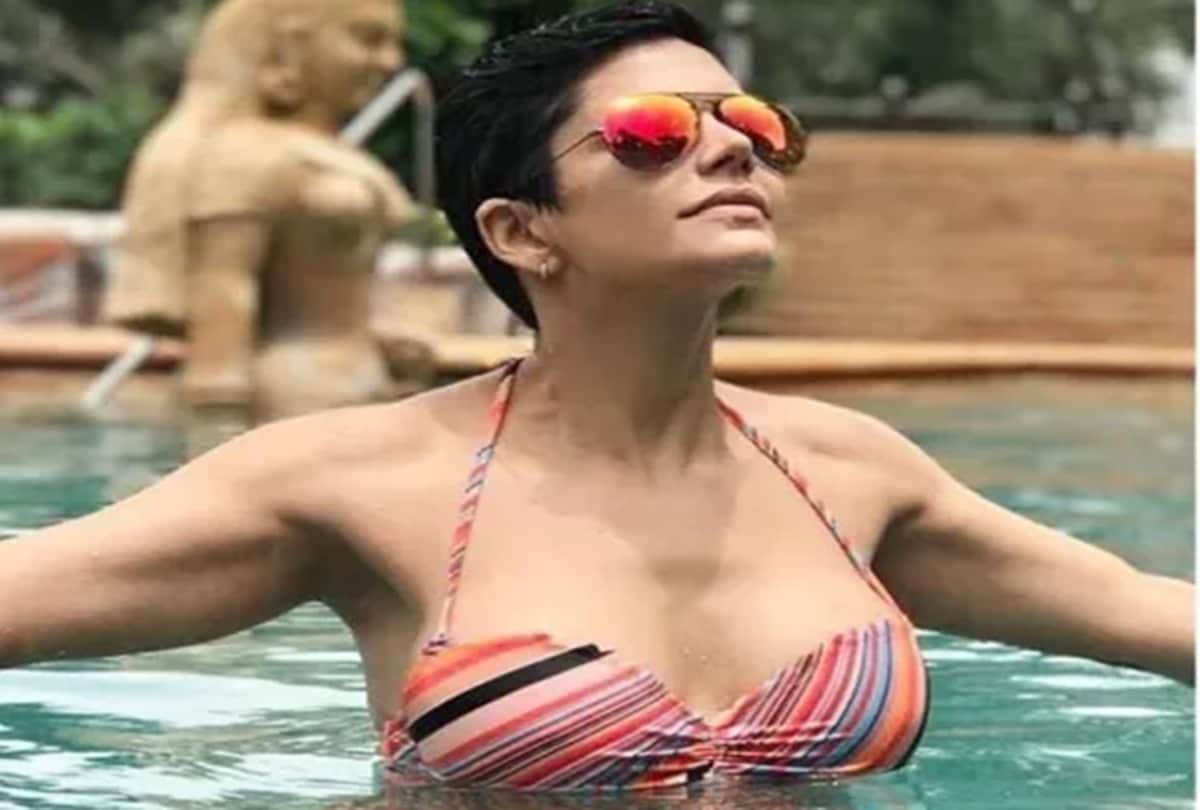 Mandira bedi bikini photoshoot is going viral