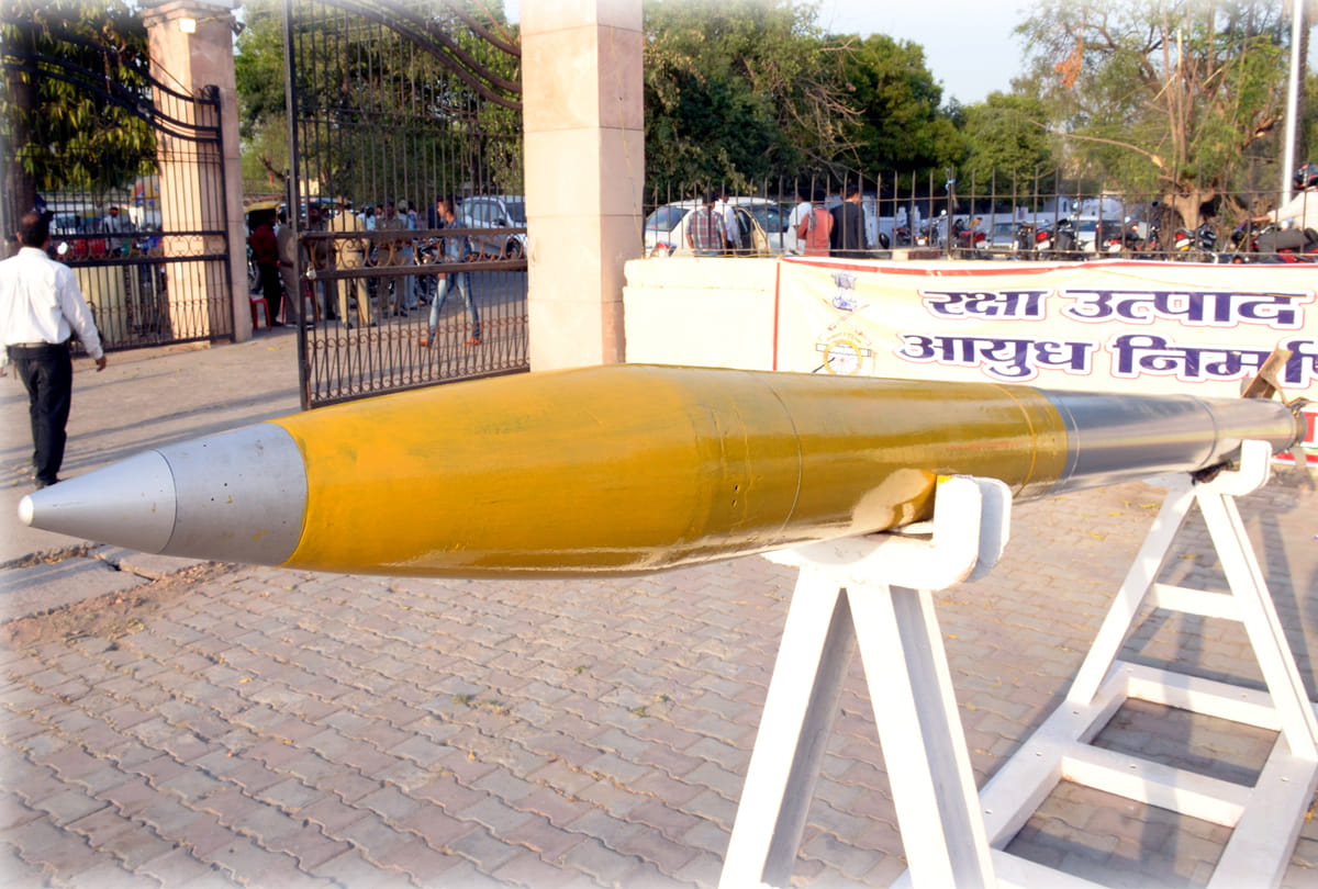 This Indian cannon and firearms will destroy the enemy 