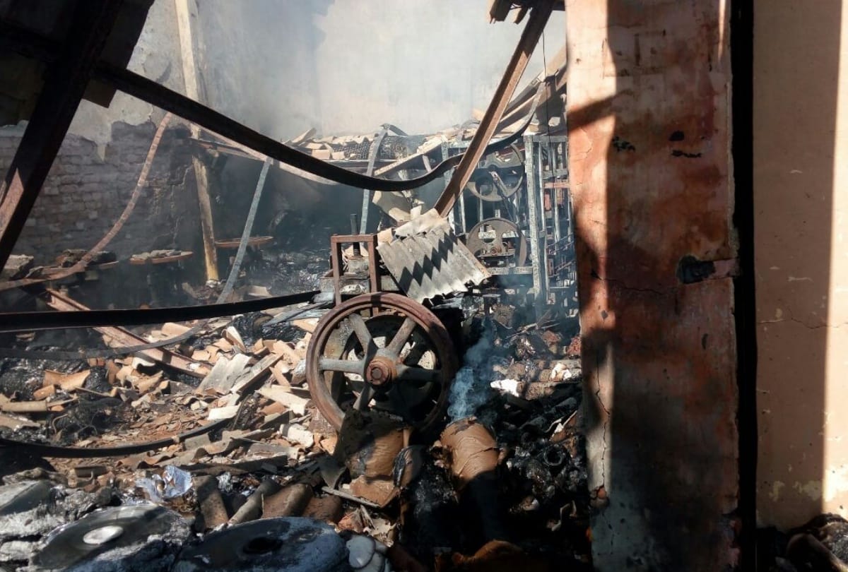 factory gutted in massive fire Tahliwal Una Himachal