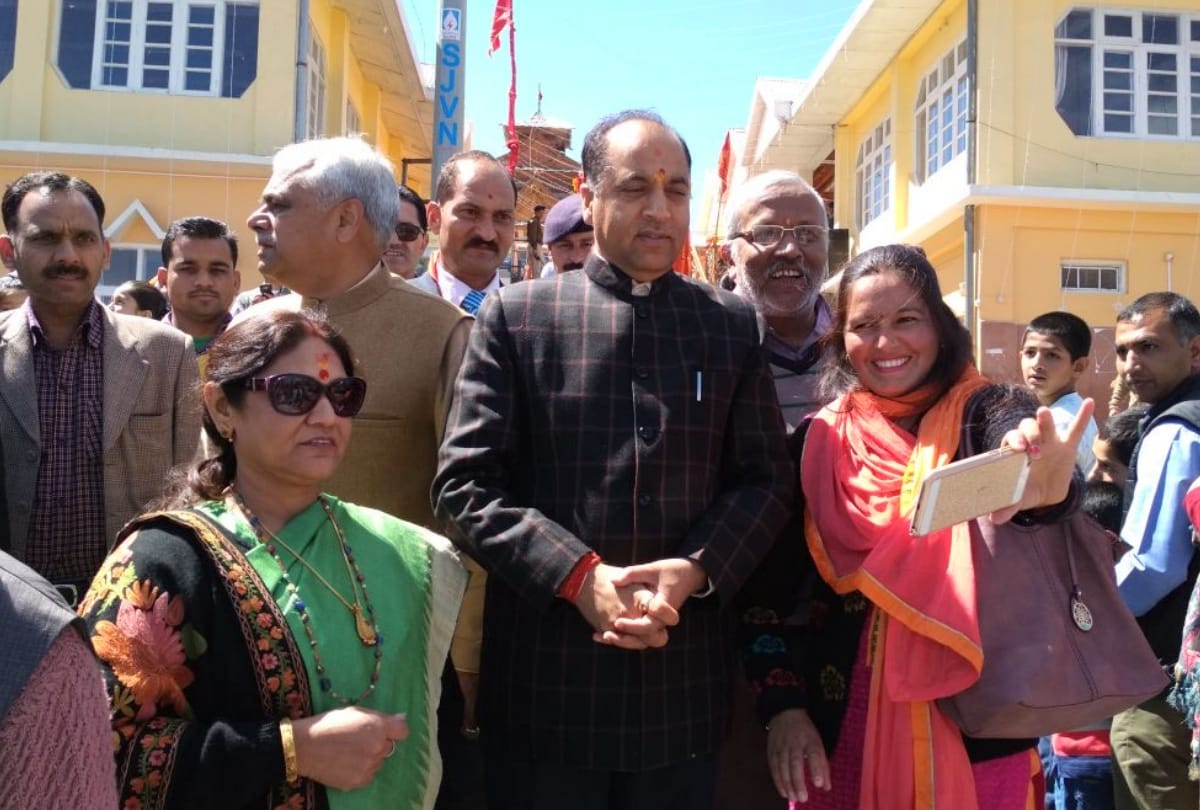 Thousands paid obeisance in temples of himachal pradesh on the first day of the Navratri