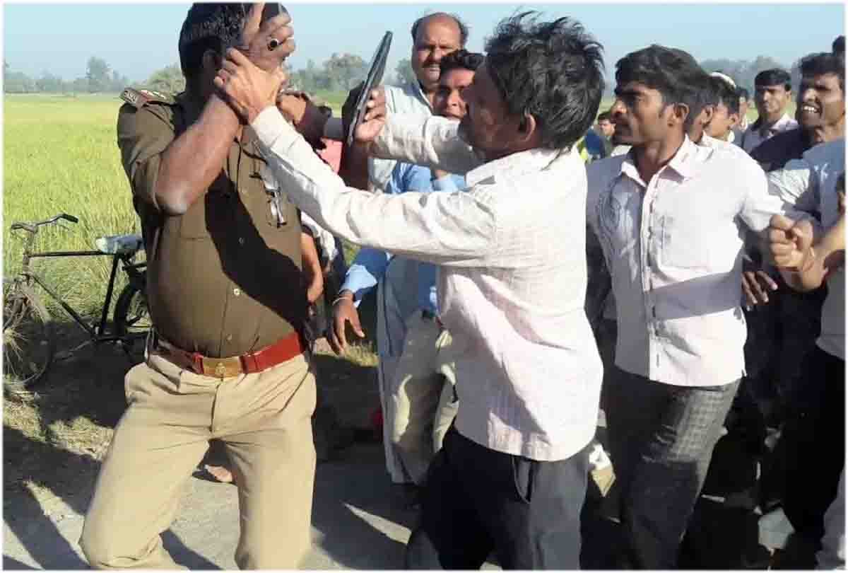 Policeman beaten by public