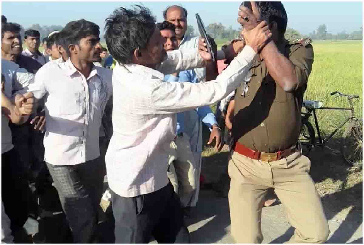 Policeman beaten by public