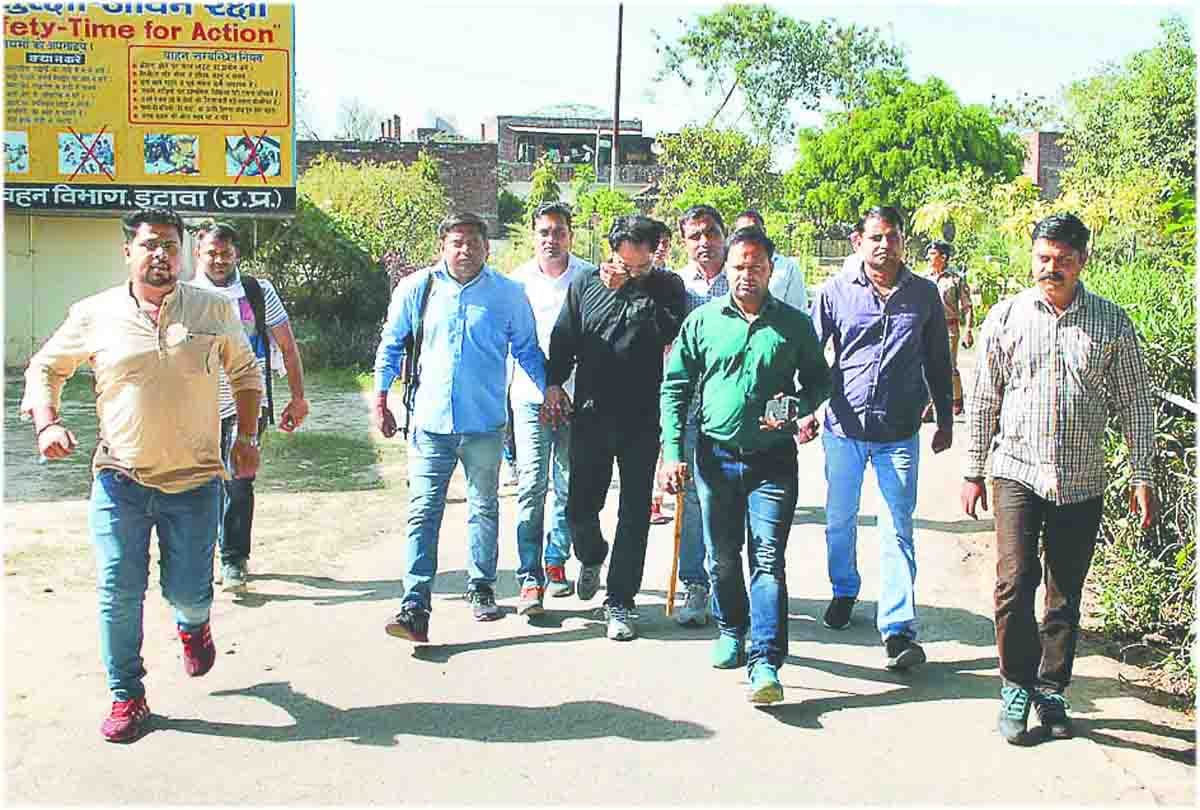 racket caught in ARTO for making fake papers