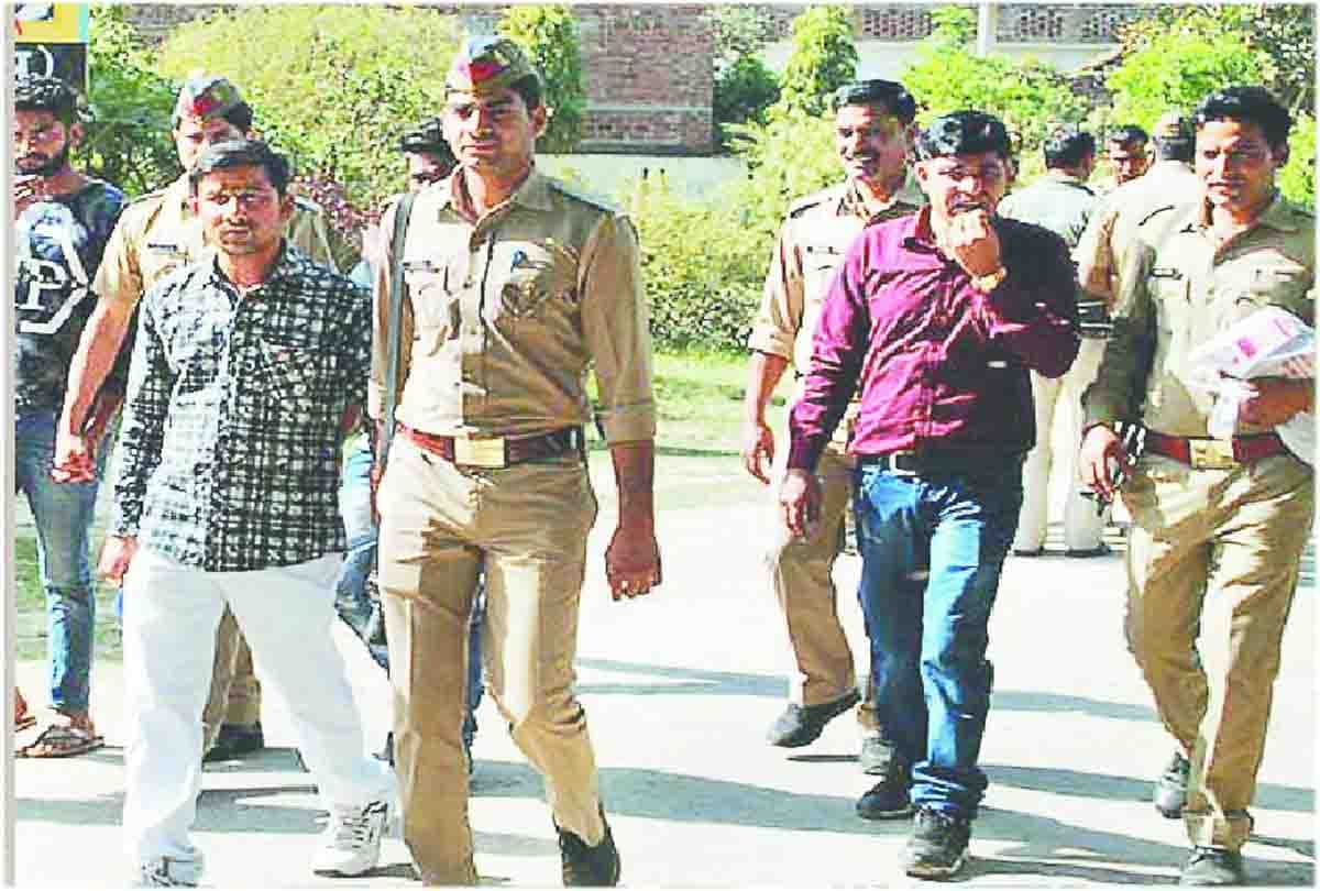 racket caught in ARTO for making fake papers