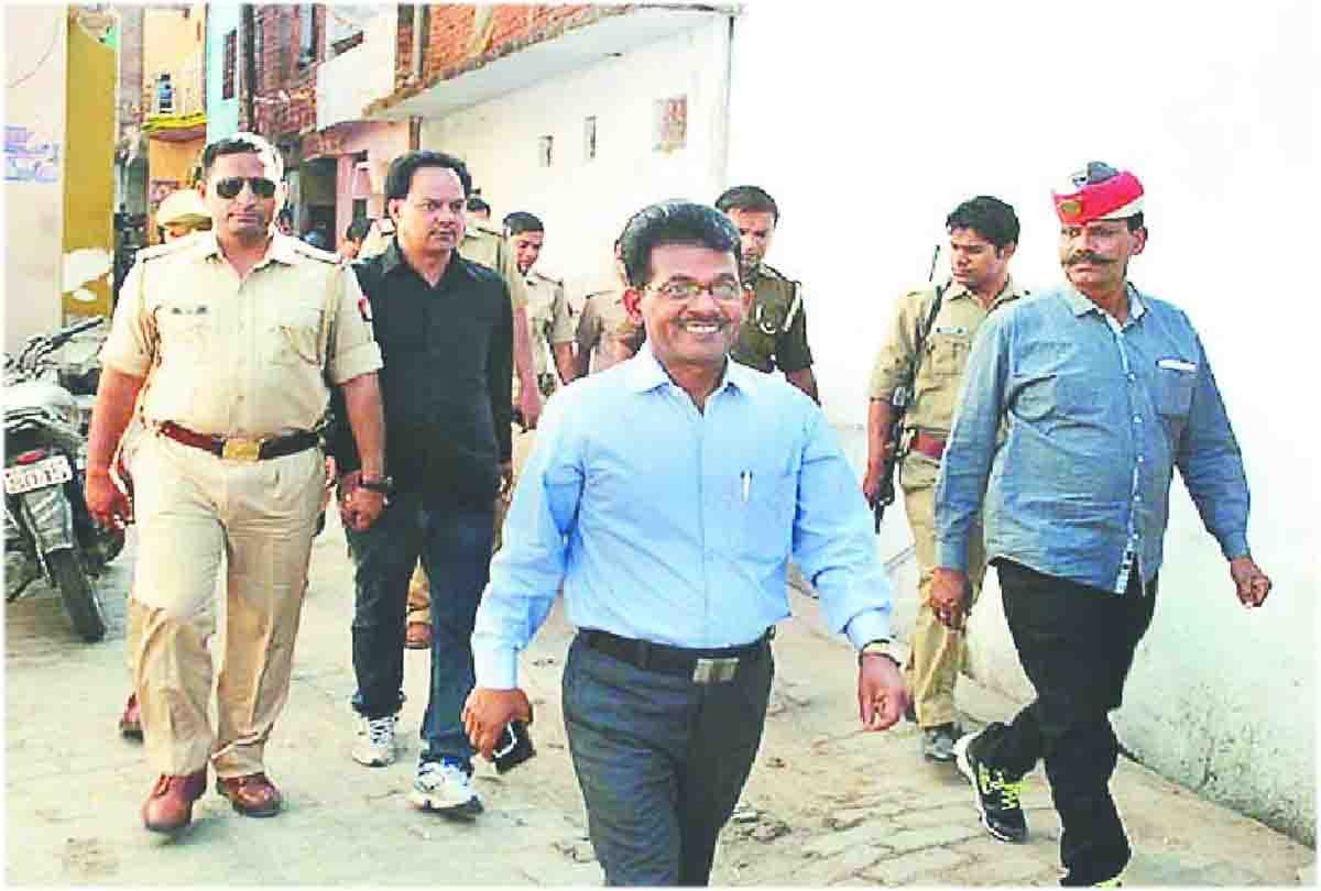 racket caught in ARTO for making fake papers