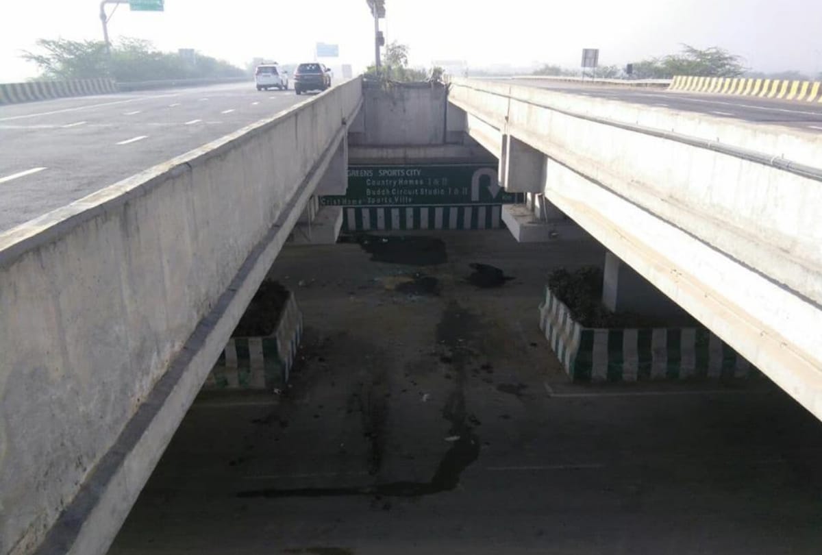 road accident in greater noida: bus fell down under 30 feet, 2 dead