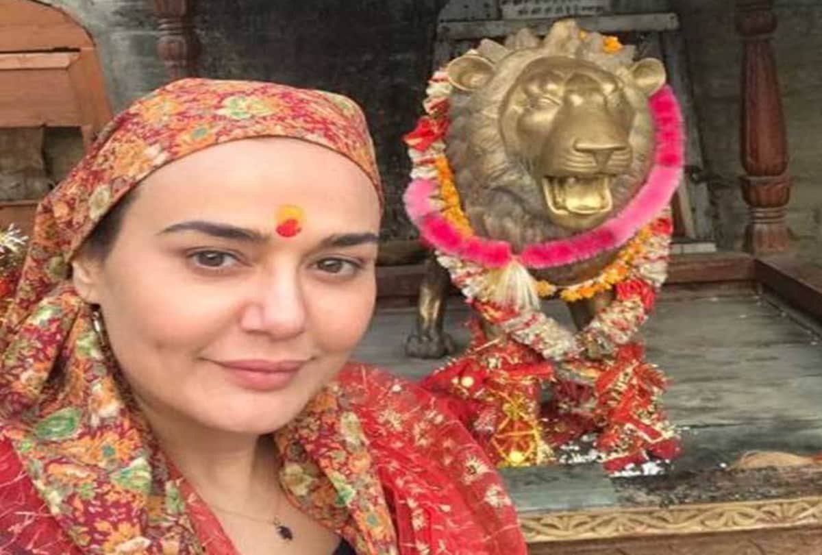 preity zinta shares her photo on navratri special at shimla temple