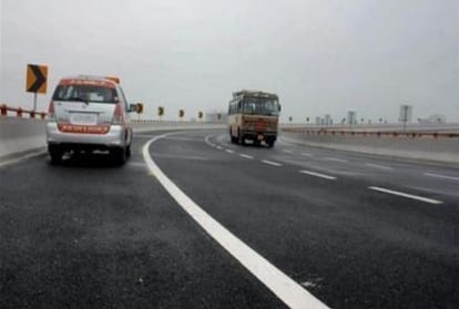 Yamuna Expressway accident report, Over speed is dangerous for life