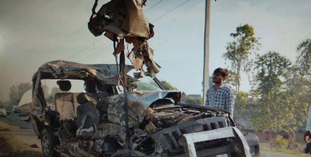 Collision of truck and car in Bijnor, three killed, five injured