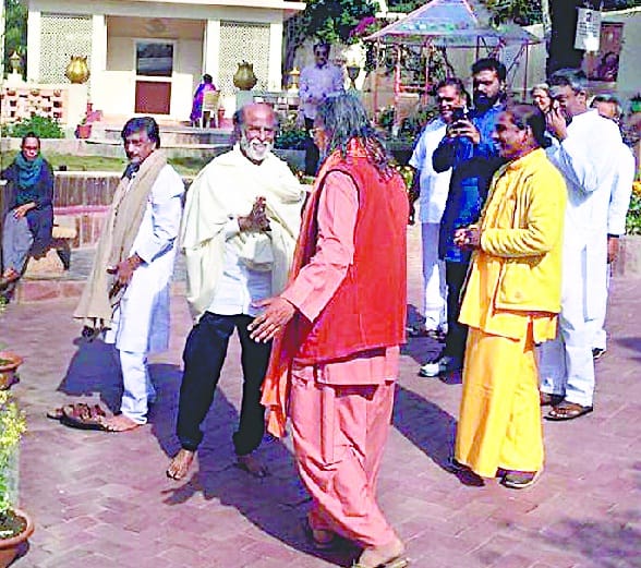 Rajinikanth returned after three-day spiritual migration