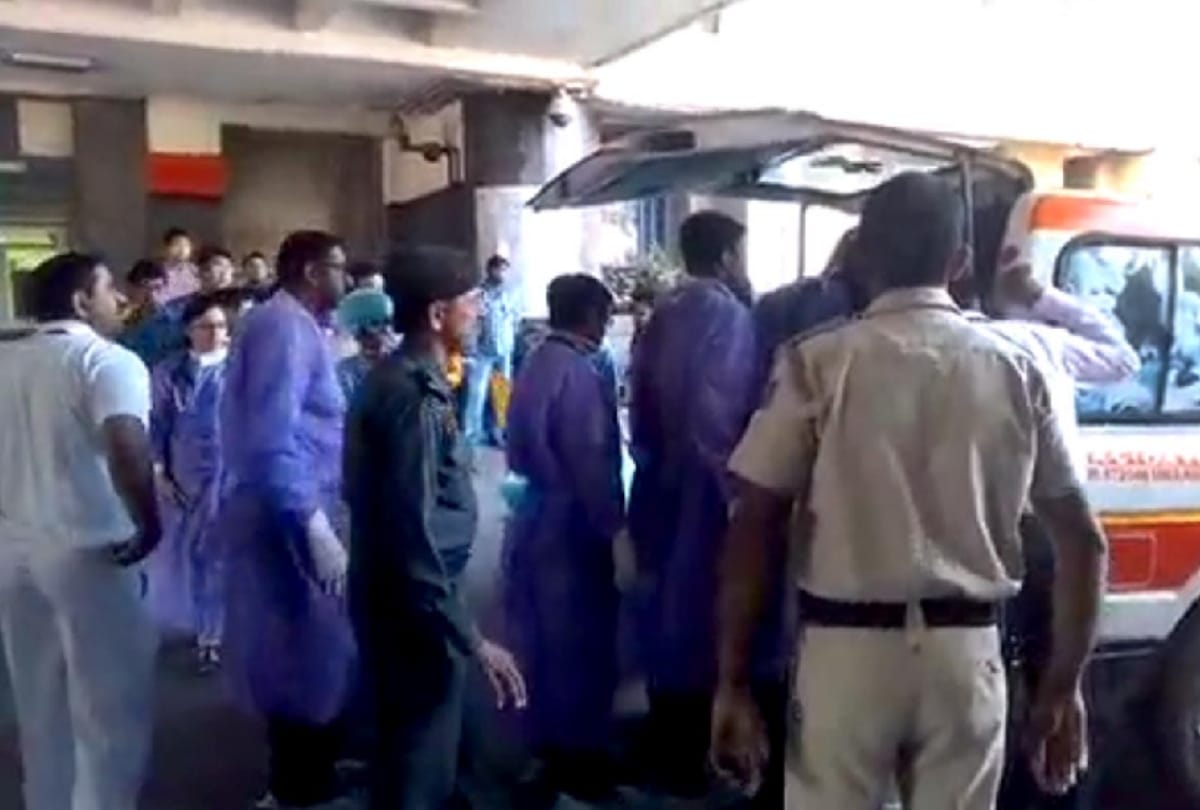 aiims 3 doctors died at yamuna expressway: life savers of others not get any treatment for 1 hrs