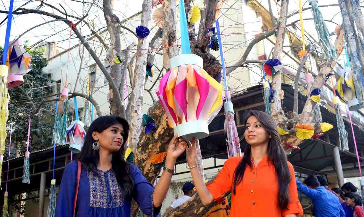 Art fair second day in art faculty in BHU