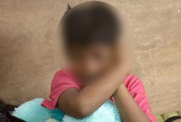 Lady Teacher Beats Child by Stick in Play School in Sirsa