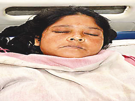 women injured herself in faimily dispute
