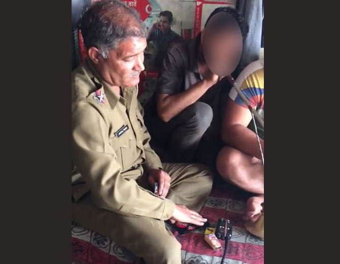 ASI playing cards with constable on duty in panipat, video viral