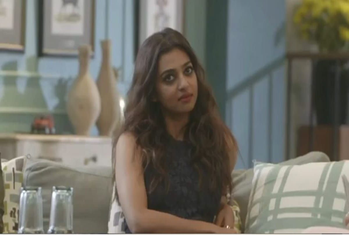 Radhika Apte Angry on People Who Are Panicking During Coronavirus Lockdown