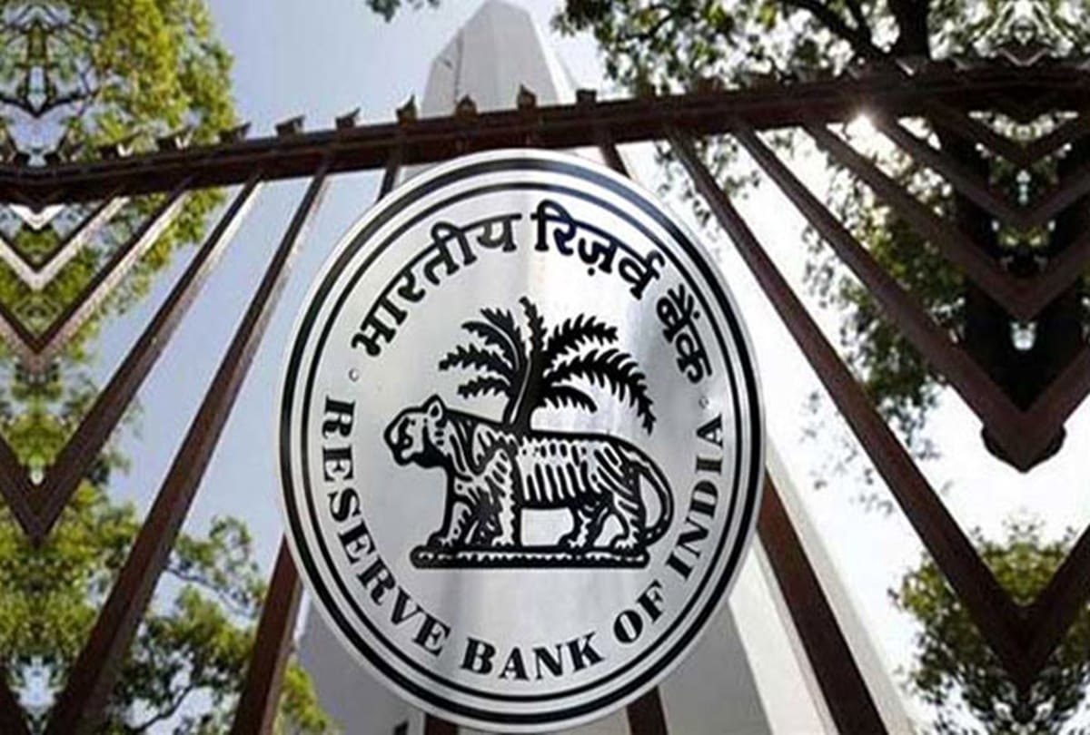 RBI starts investigation on fake notes deposited during demonetisation.