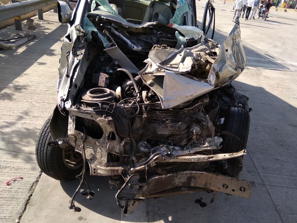 road accident on ymuna expressway due to over speed 