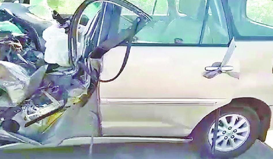 road accident on ymuna expressway due to over speed 