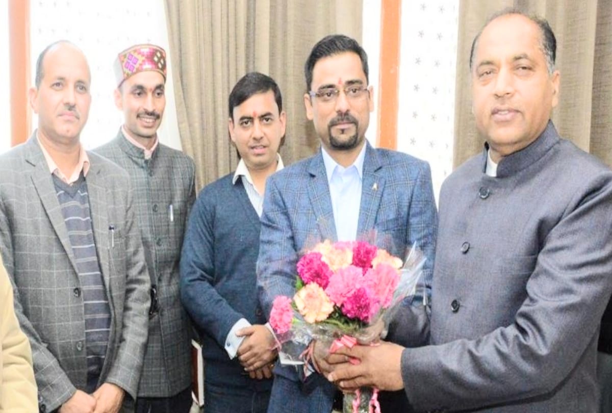 media adviser to cm calls on cm jairam thakur at shimla