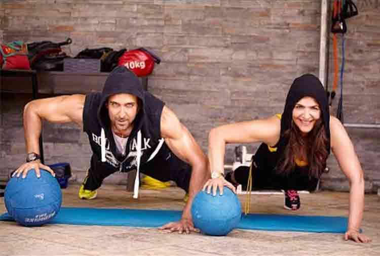 hrithik roshan mother pinky workout video goes viral 12 more than 12 lakhs views